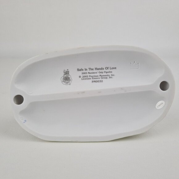 Precious Moments PM0032 Safe In The Hands Of Love 2003 Members Only Figurine - Picture 6 of 7